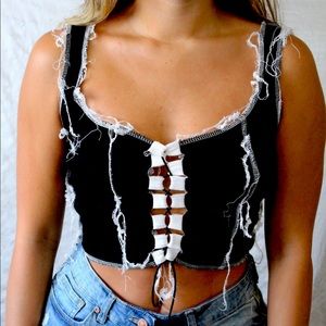 Tank top lace up